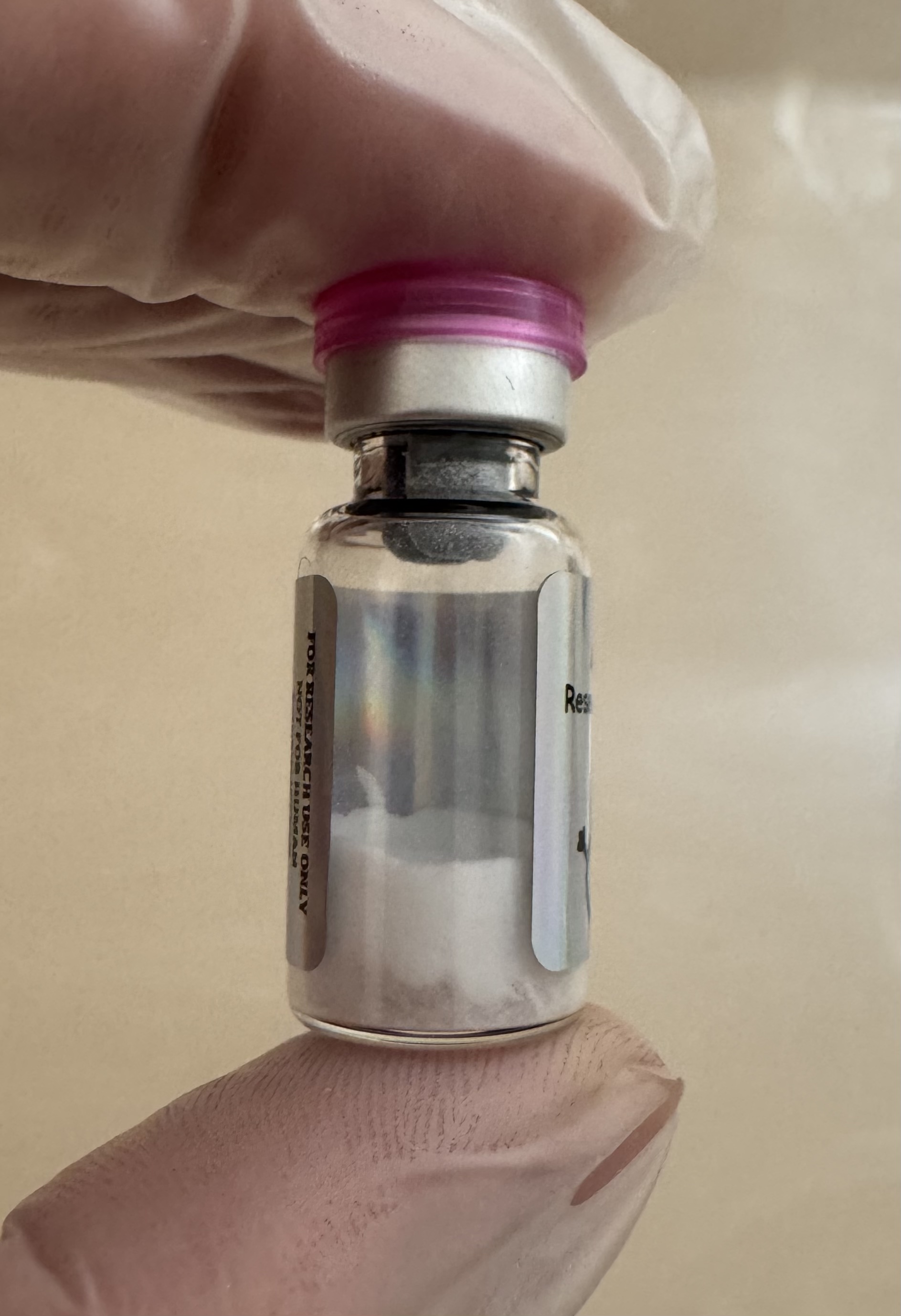 Lyophilized Retatrutide (GIP/GLP-1/glucagon) 40mg powder cake inside the sealed vial